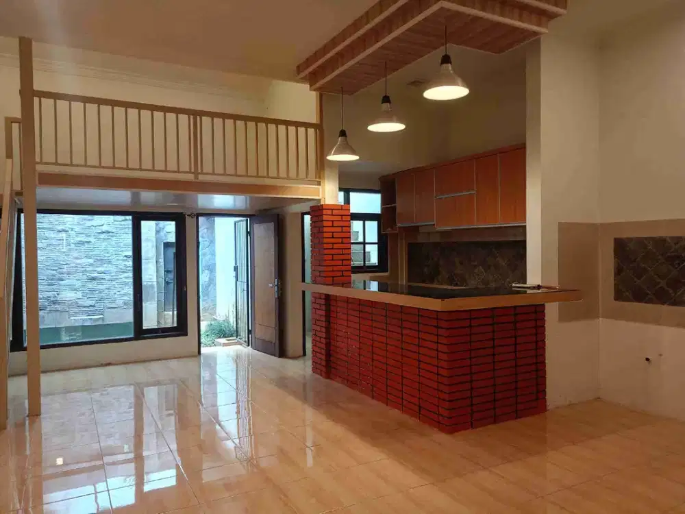 Rumah luas harga murah tengah kota bkr Buah batu dkt Turangga Batununggal