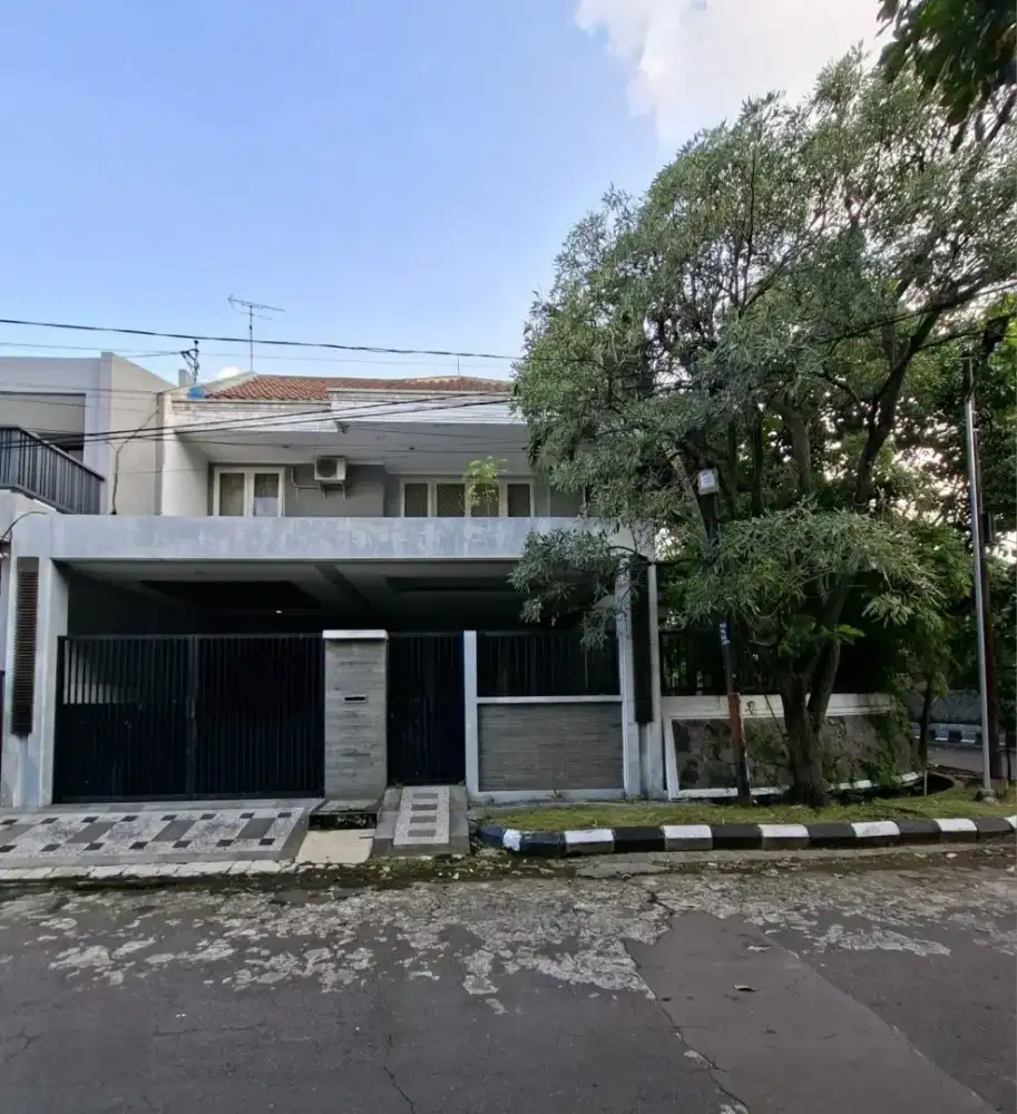 Dijual Rumah Hook di Sutorejo