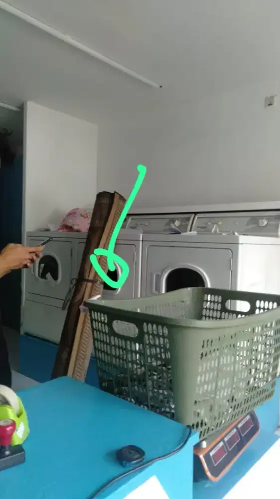 DICARI KARYAWATI GOSOK UAP