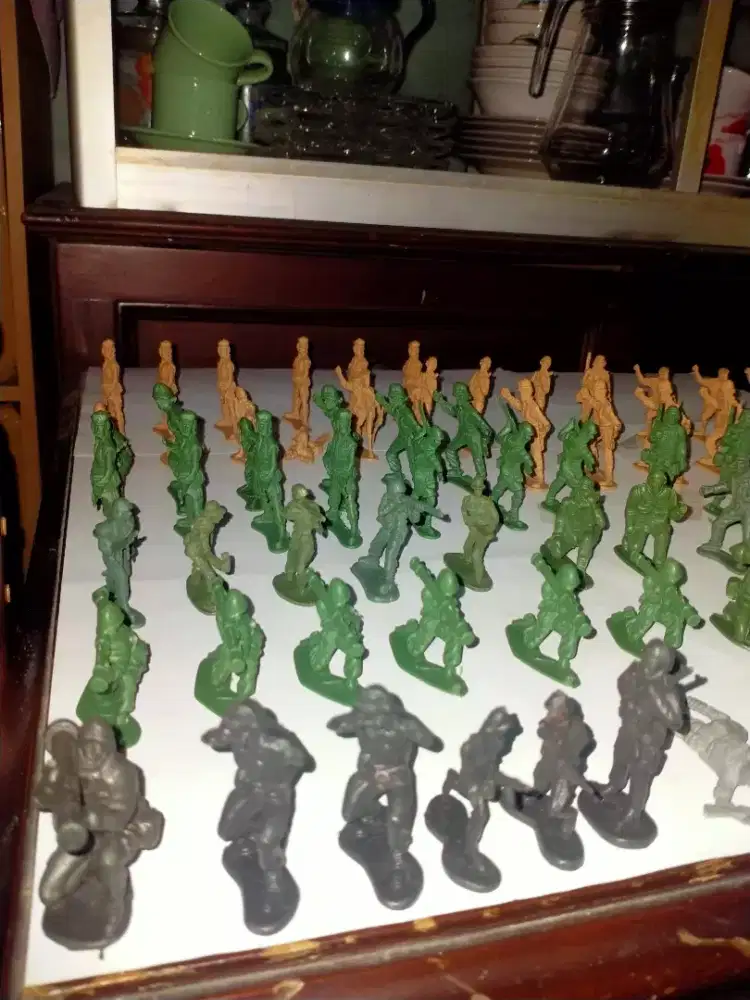 Mainan Tentara Plastik & Miniatur Aksesoris Perlengkapan Perang