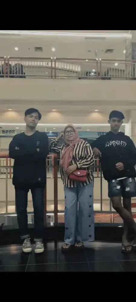 Cari kerjaan jaga warkop warung nasi atau serabutan yang ada messnya