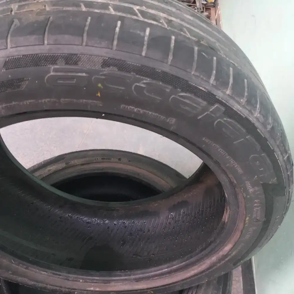 ban bekas ring 18 225/50/21