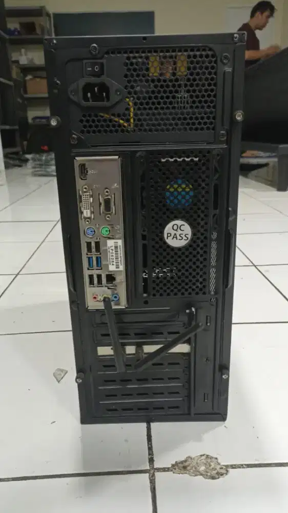 Cpu desktop  i5 gen 10  dengan RAM 16gb ddr4