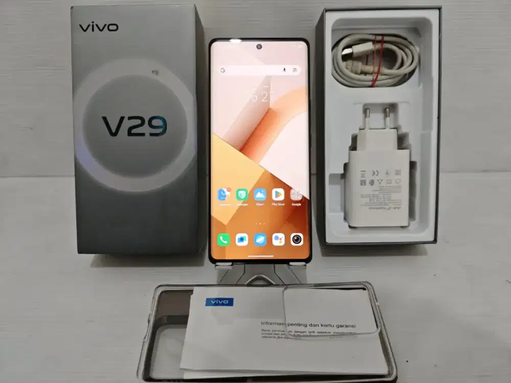Jual BT atau TT vivo V29  5G ram 12 / 512Gb super mlus fullset nominus