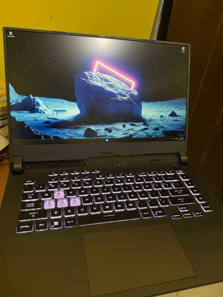 Asus ROG Strix G513RC