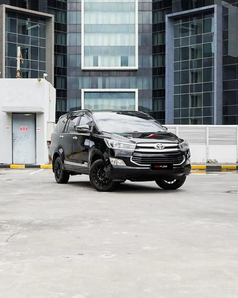 Toyota Innova V 2.0 MT 2018 Hitam