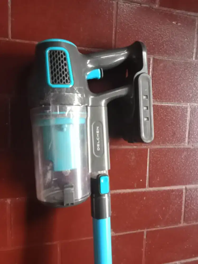DELCHEN Cordless Vacuum Cleaner Minus Batere tidak mau ngisi