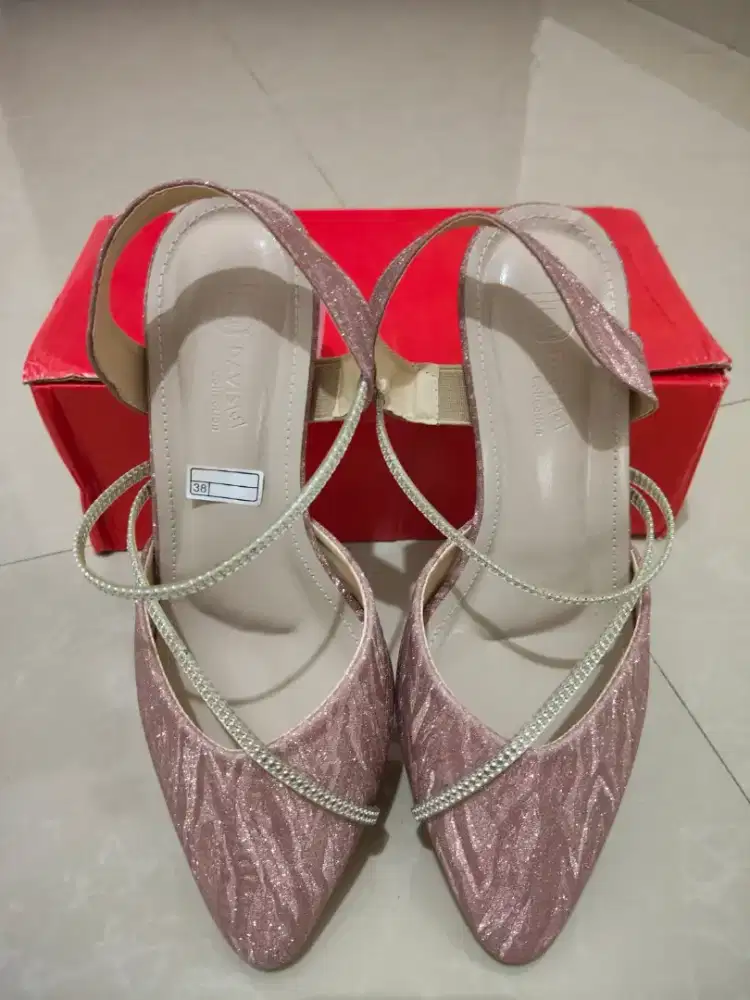 High heels, kondangan