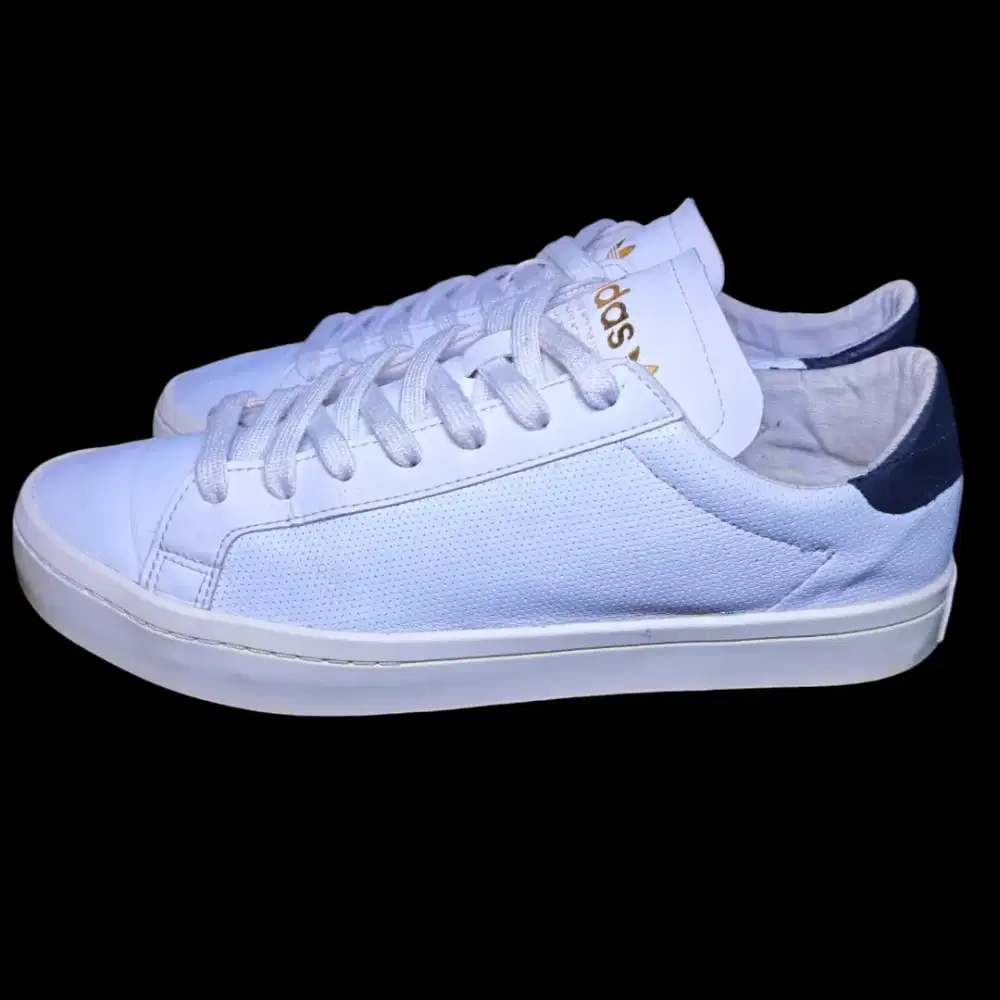 Adidas sepatu sneaker