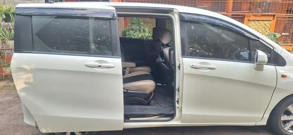 Honda Freed 2011 Listrik