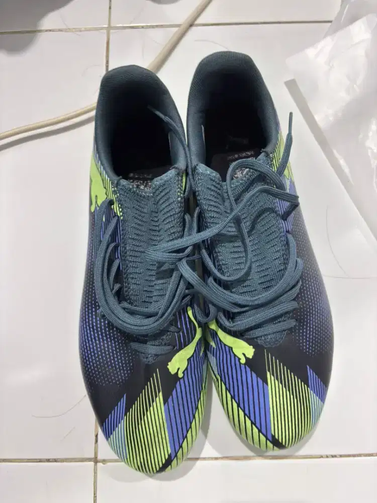 Sepatu Sepakbola Puma