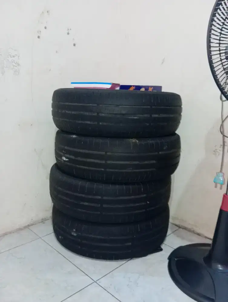 Ban bekas sigra ukuran ring 14 tubeles