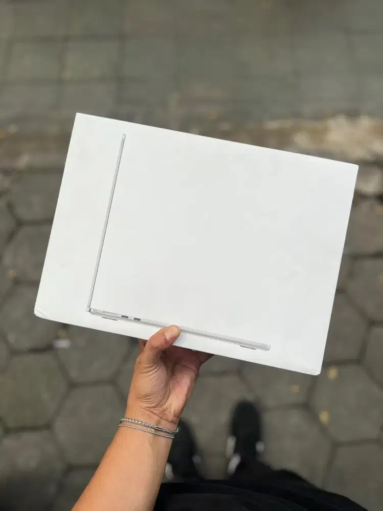 Macbook air m4 13inch 16/256gb New resmi ibox