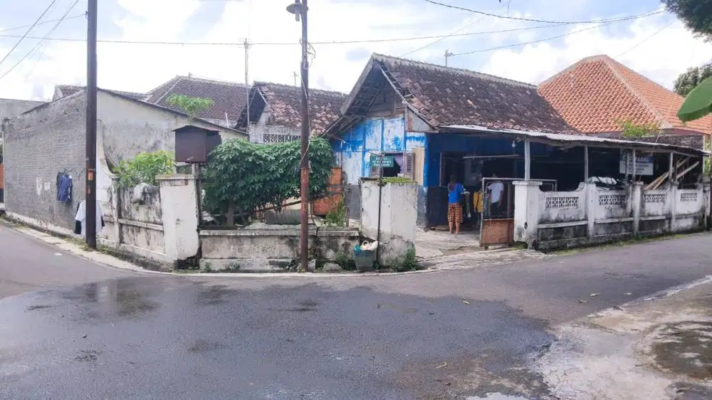 Tanah Strategis Laweyan Solo 303 m²-Dekat pusat kota