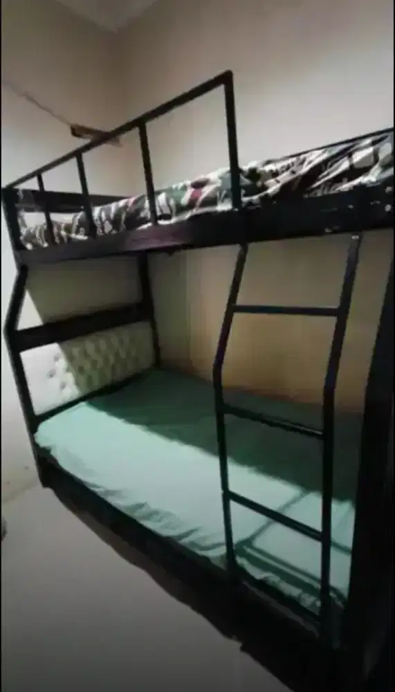 Dijual segera Set Tempat Tidur Tingkat Besi