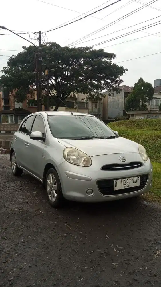 Dijual Nissan March 1,2 L 2013 mulus