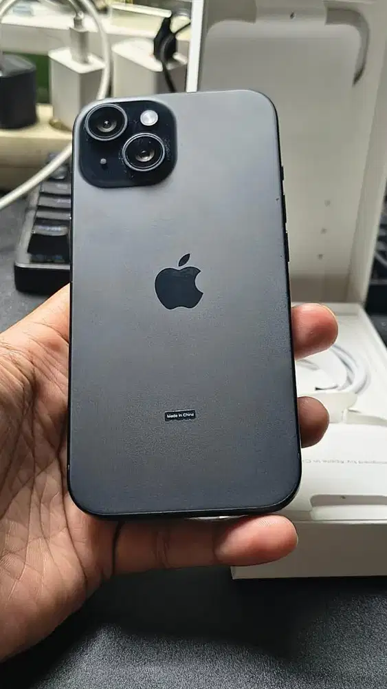 Iphone 15 128 gb ibox garansi on