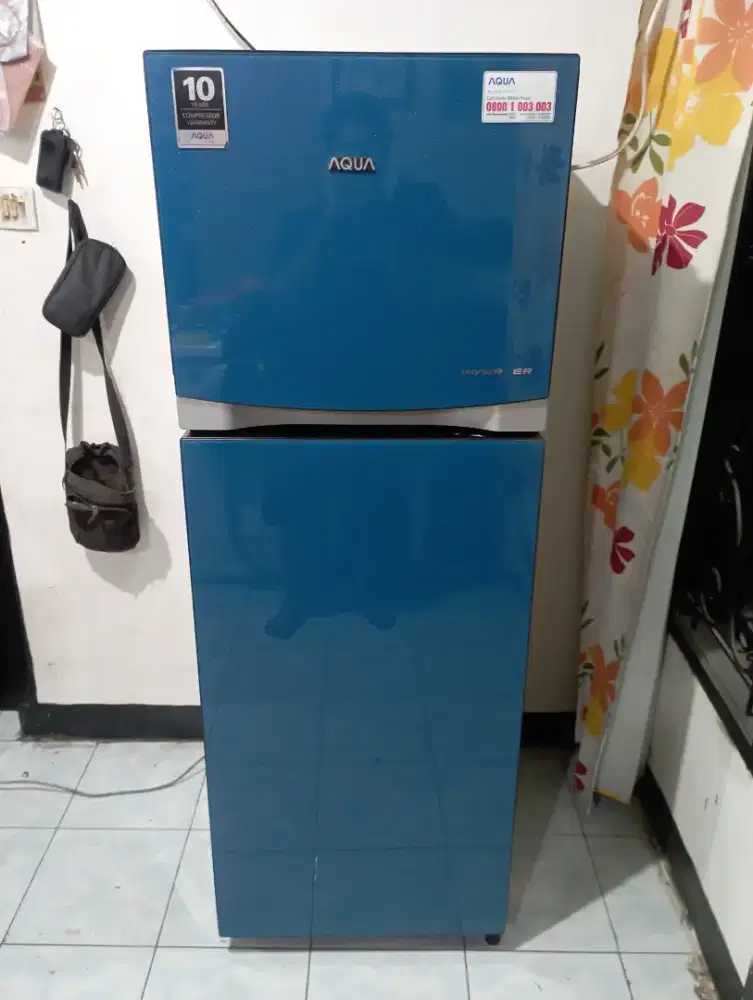 Kulkas 2 pintu aqua inverter
