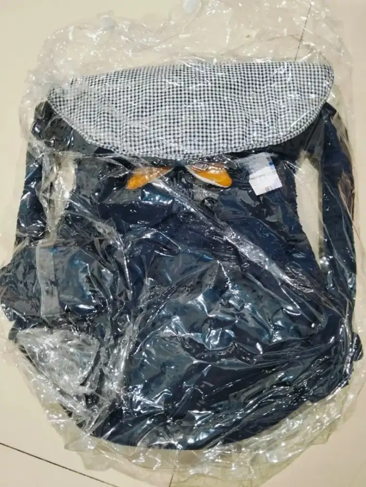 Gendongan Bayi Depan