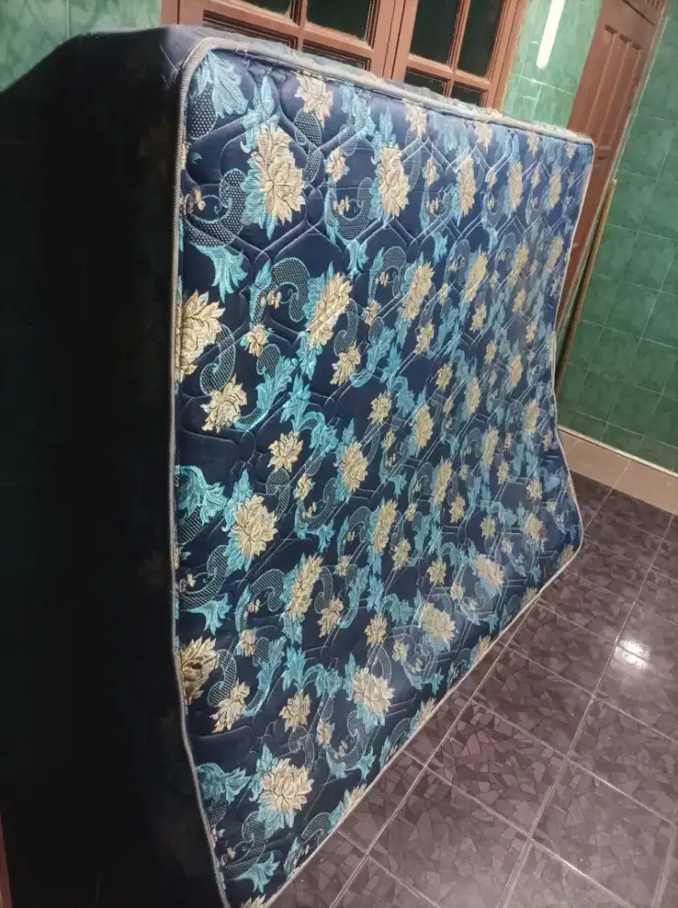 Kasur per sudah tidak layak