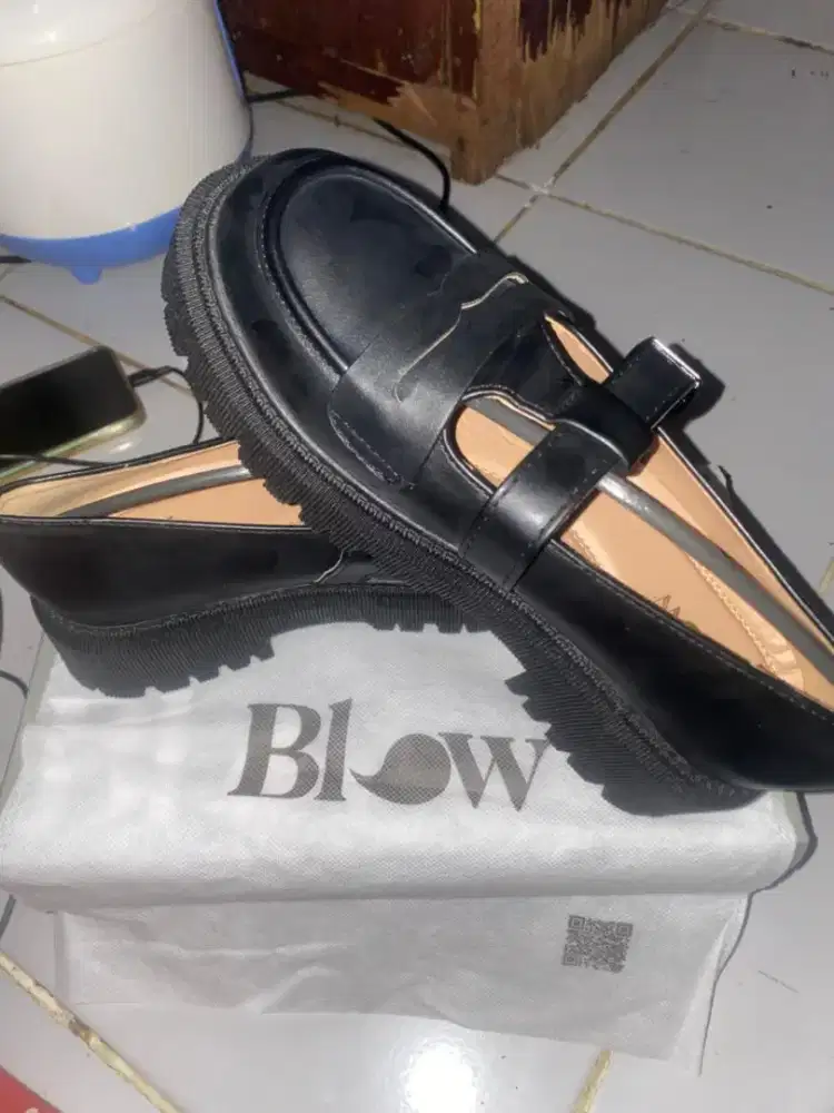 Sepatu wanita jual cepat masih baru