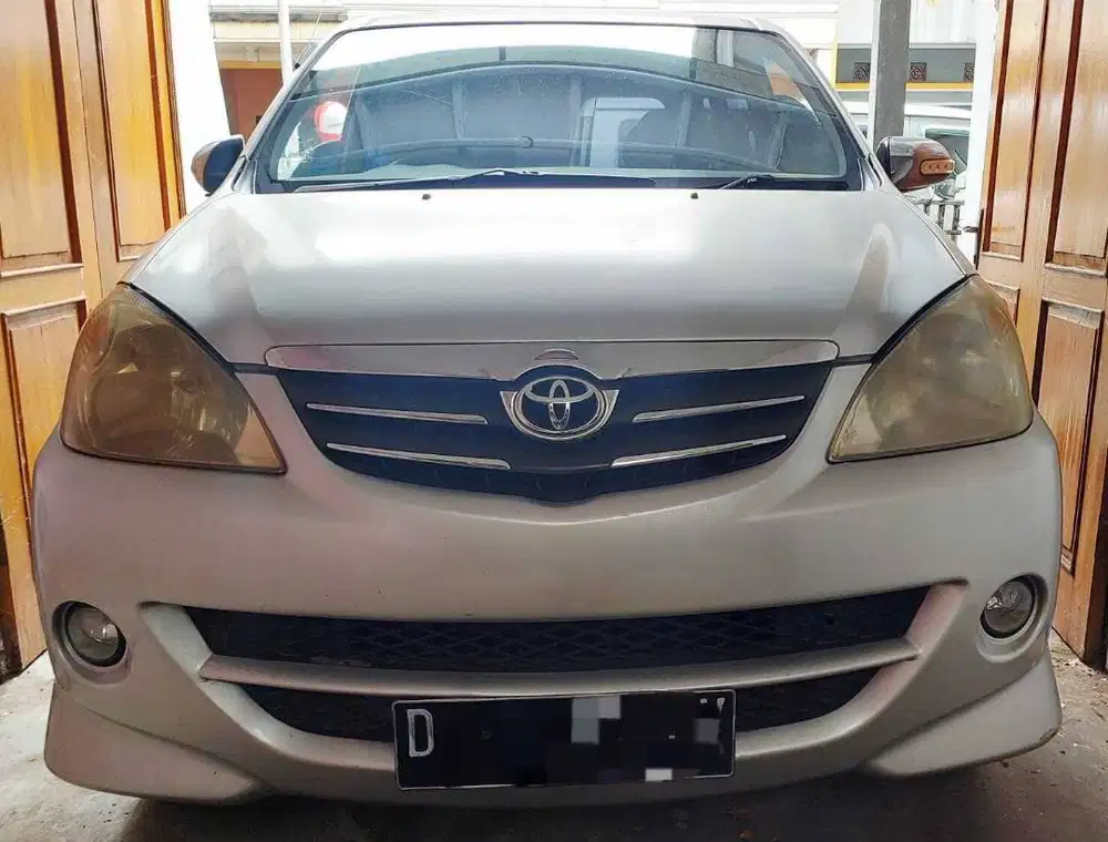 Jual santai Avanza G 2010/2011 matik at bs bantu kredit