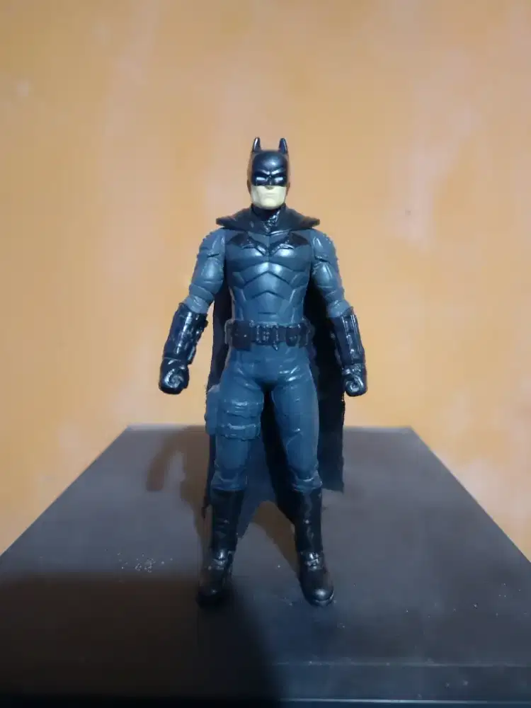 Figur Batman ORI DC Comic hitam