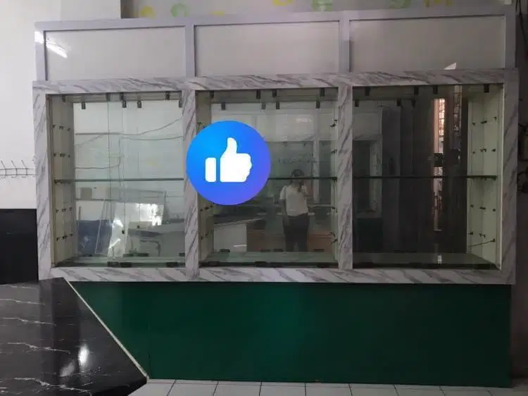 Lemari Kaca Hp Rak display Hp Dislpay Tas Sepatu dan pajangan