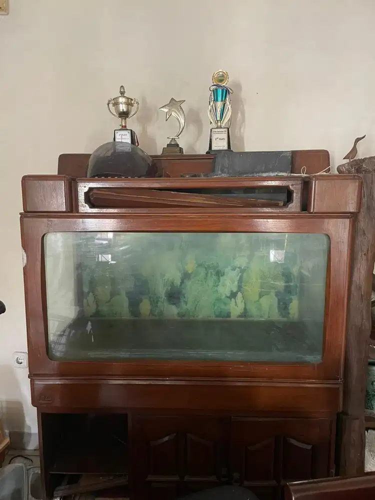 Lemari aquarium