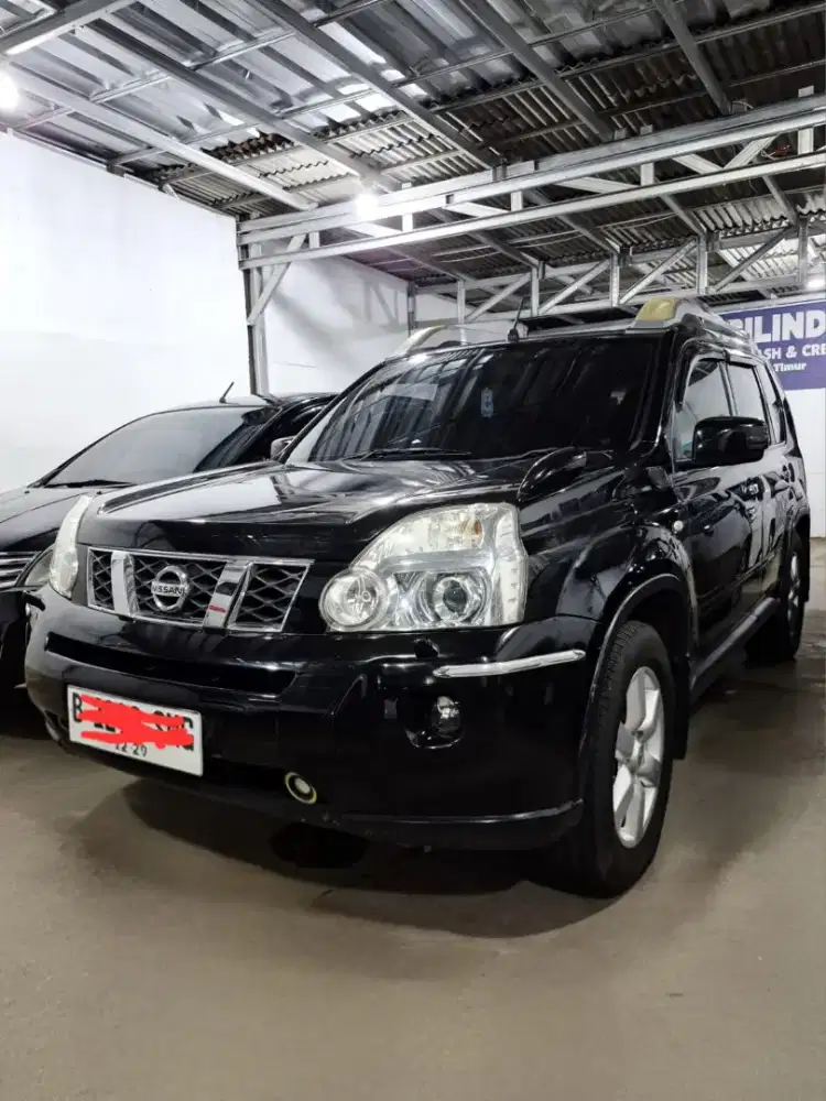 Xtrail XT 2.5 a/t 2010 dp 7 jt ang 3 jutaan