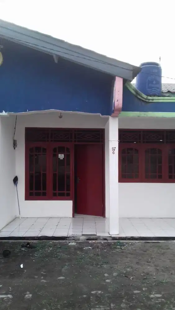 Disewakan Rumah lokasi pusat kota depok , 400 mtr ke mall dtc