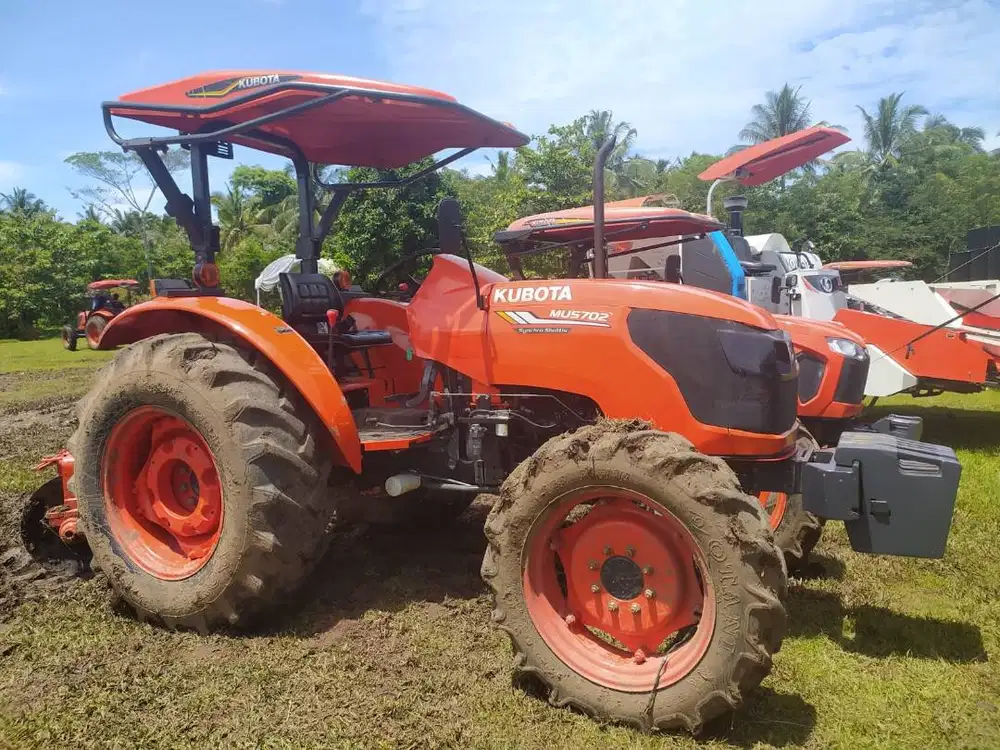 Traktor Kubota MU5702