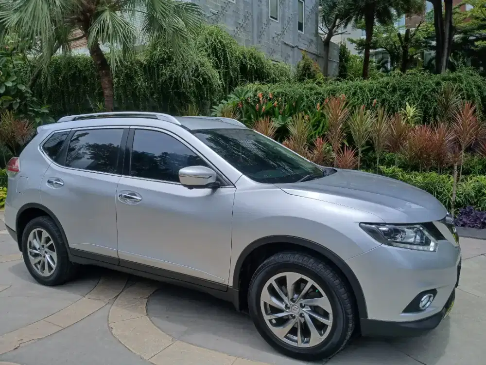 Nissan xtrail 2.5 matic 2015 silver tangan 1 pribadi terawat x-trail