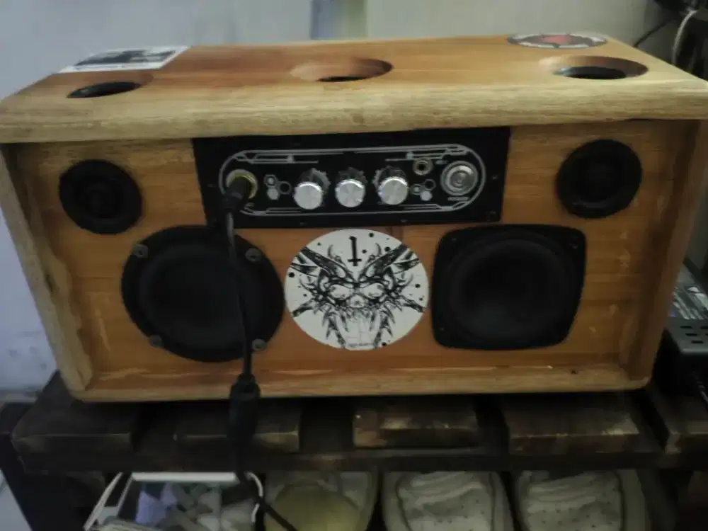Speaker Rakitan Sendiri