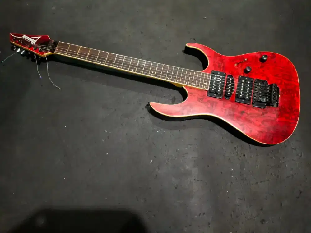 Gitar ibanez premium