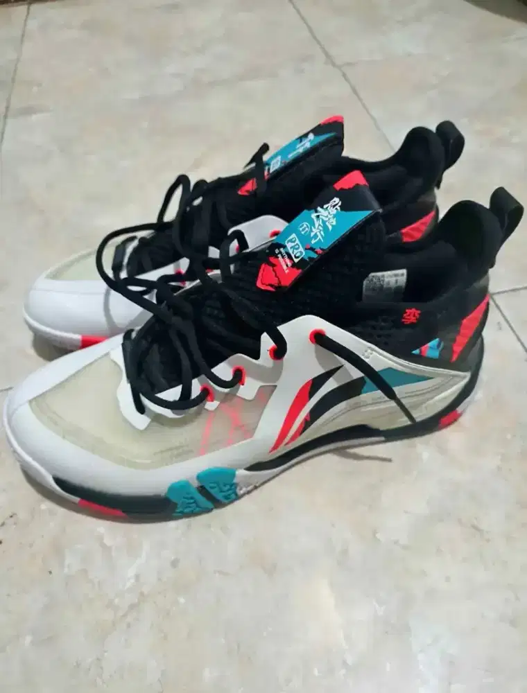 Sepatu Sneakers Pria