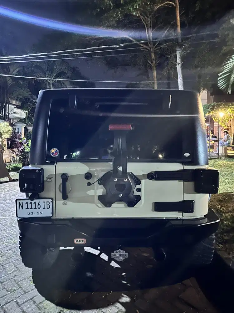 Jeep rubicon sahara 2011