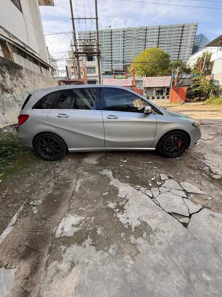 Mercedes-Benz B200 2013 Bensin
