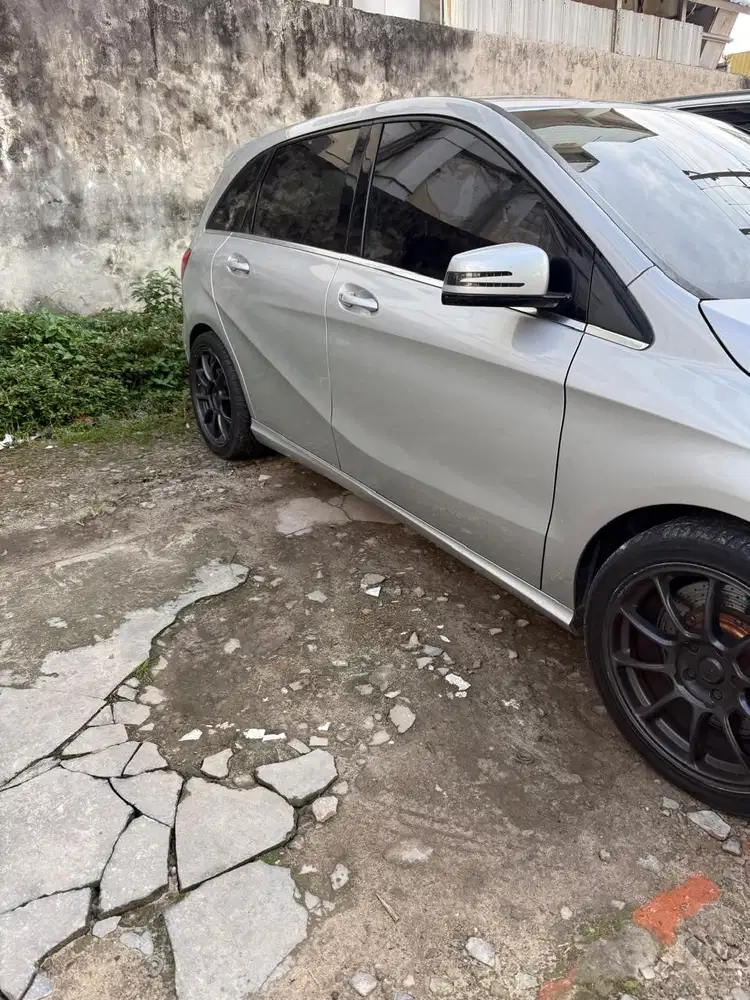 Mercedes-Benz B200 2013 Bensin