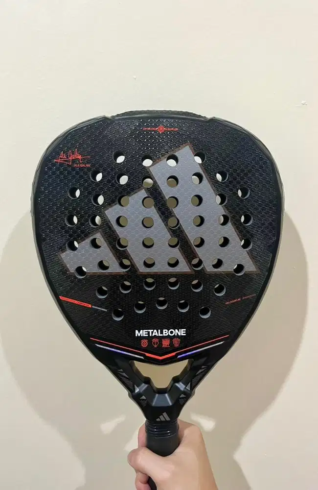Raket padel Adidas Metalbone 3.5 (2026) Like new!