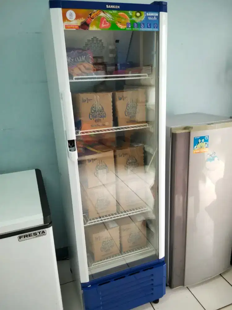 Jual showcase besar Sanken, masih normal cukup baik,1,7jt nego