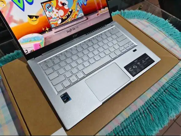 Laptop acer swift 3 infinity 4 sf314-511, model baru , design mewah fu