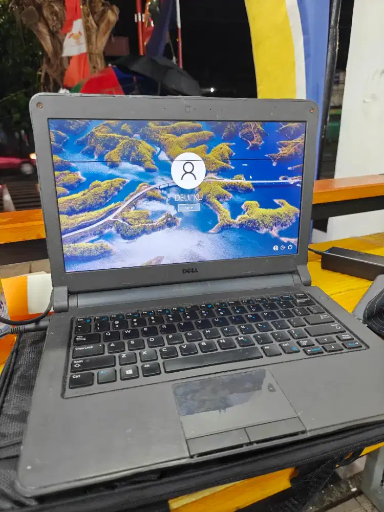 Laptop Dell Latitude 3350 i5