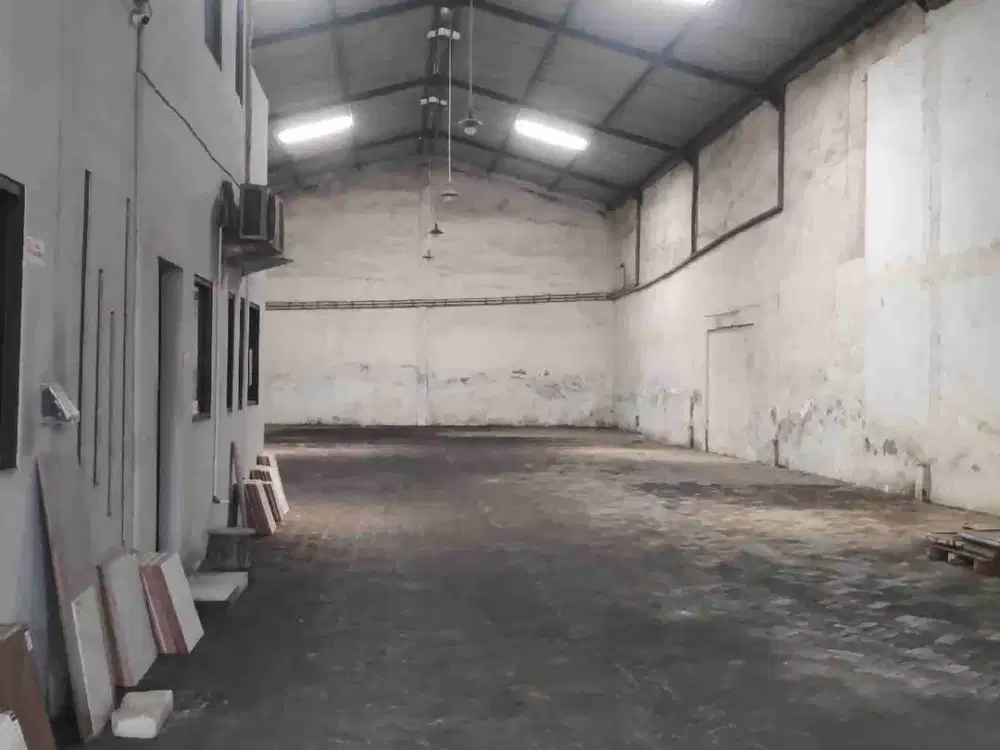 Dijual Gudang Margomulyo Permai 608 m2 Bagus Siap Pakai