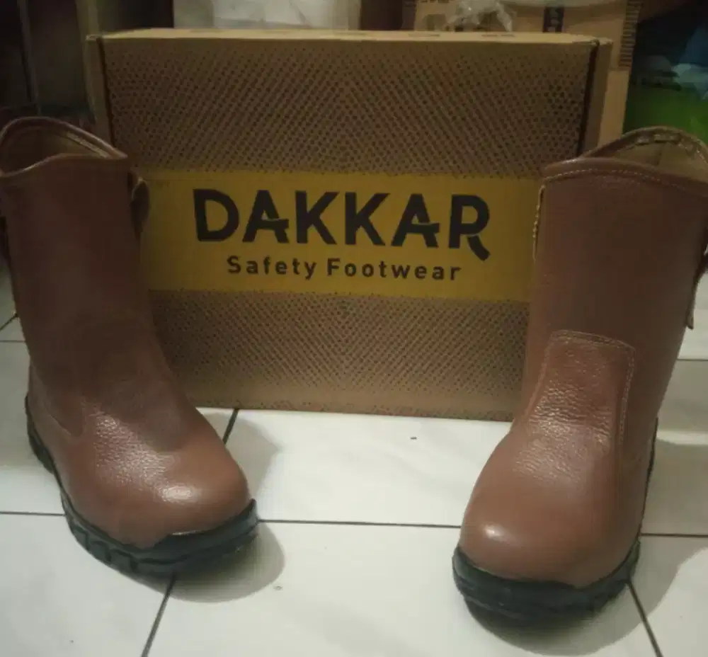 Sepatu safety footwear