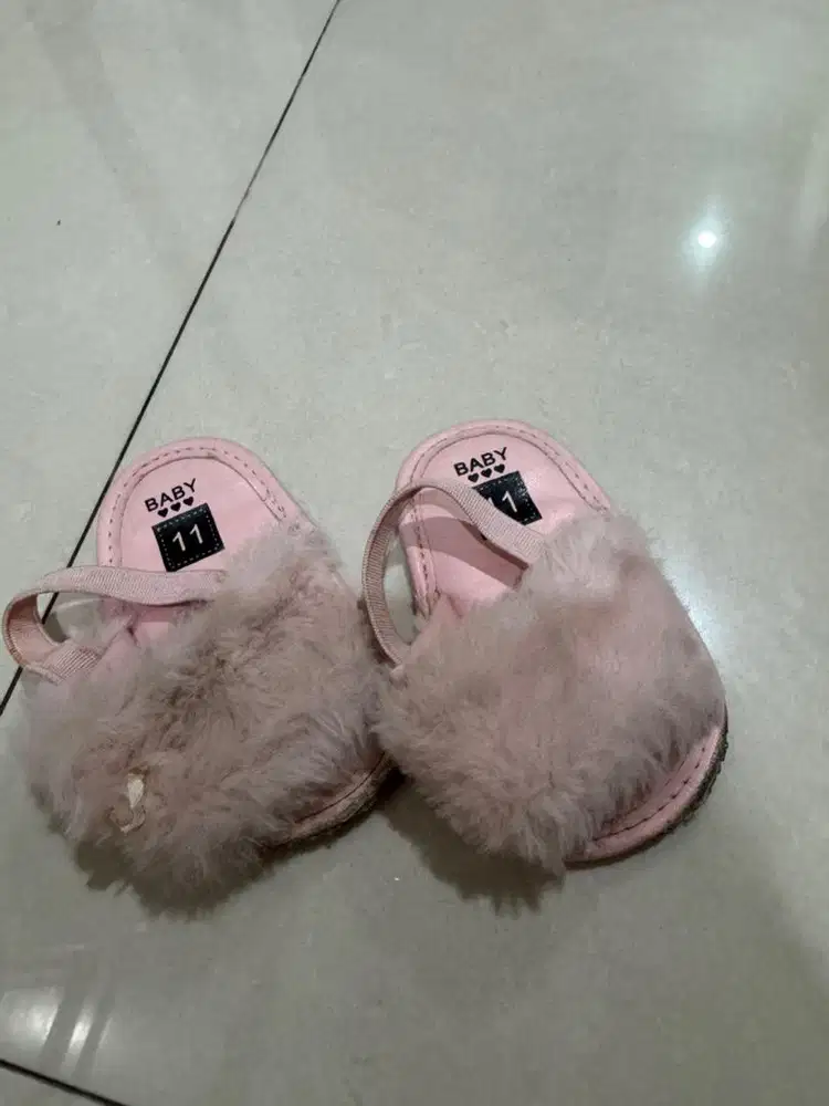 Sendal anak bulu pink