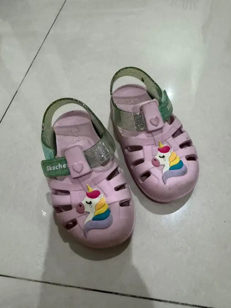 Sendal skechers unicorn