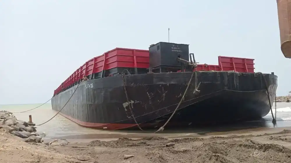 Jual Kapal Tongkang 1 Set 300 Feet Tahun 2011