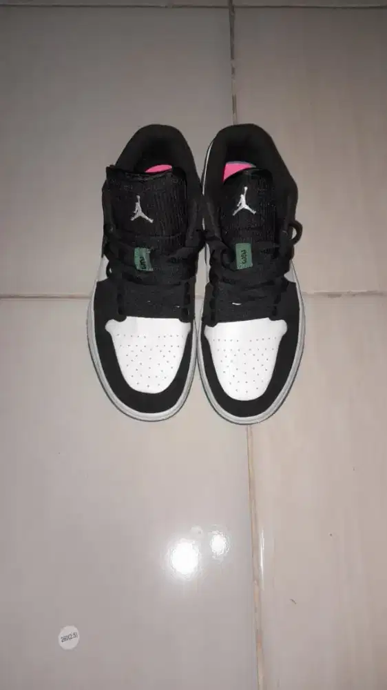 Sepatu Jordan Low
