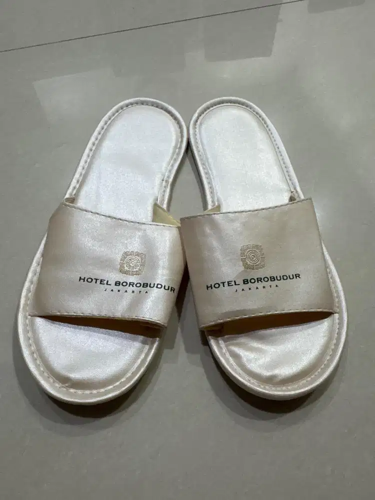 Sendal hotel buat di rumah